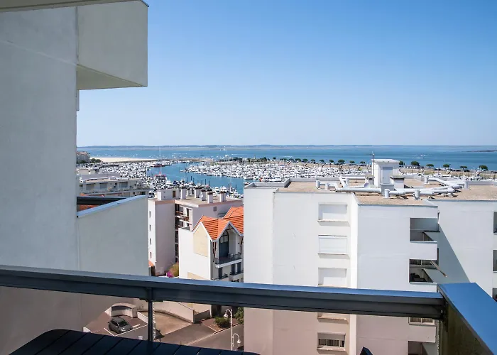 Vue Panoramique Sur Bassin,piscine Et Terrasse Lägenhet *