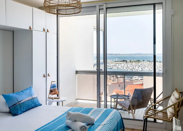 Vue Panoramique Sur Bassin,piscine Et Terrasse Arcachon